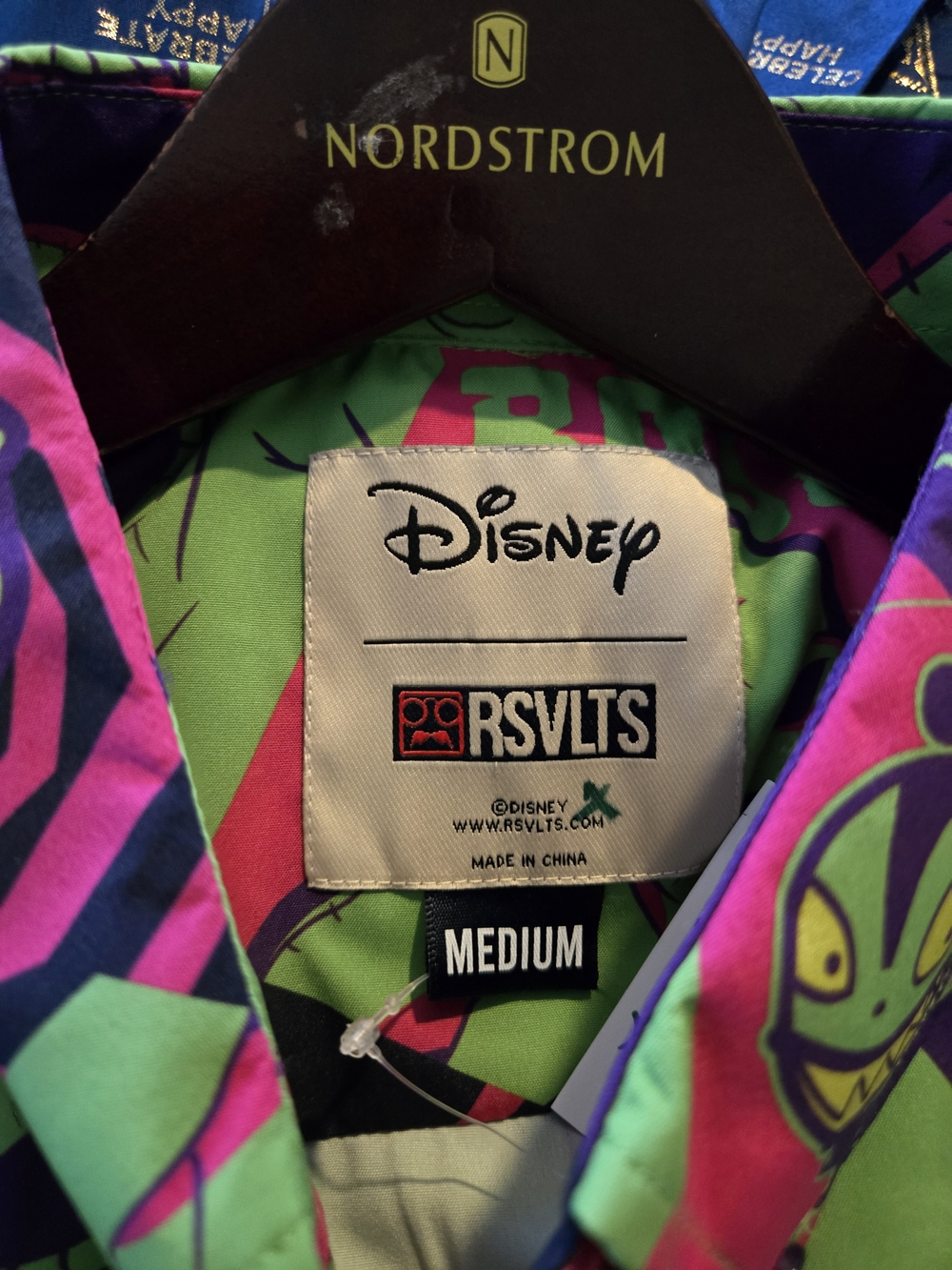 Disney Oogie Boogie Bash Halloween Men’s Button-Up Shirt Rare!!! NWT - Picture 3 of 6
